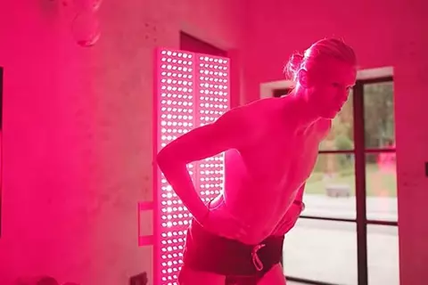 حليب خام وعلاج بالضوء الأحمر.. هكذا يعيش هالاند يومه للحفاظ على ماكينة الأهداف